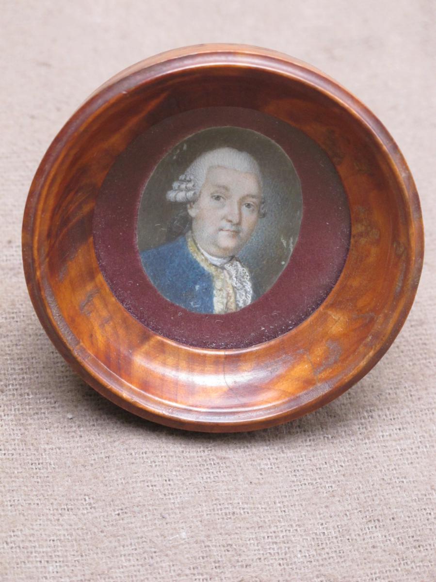 miniature Portrait d'homme d'époque XVIII ème siècle