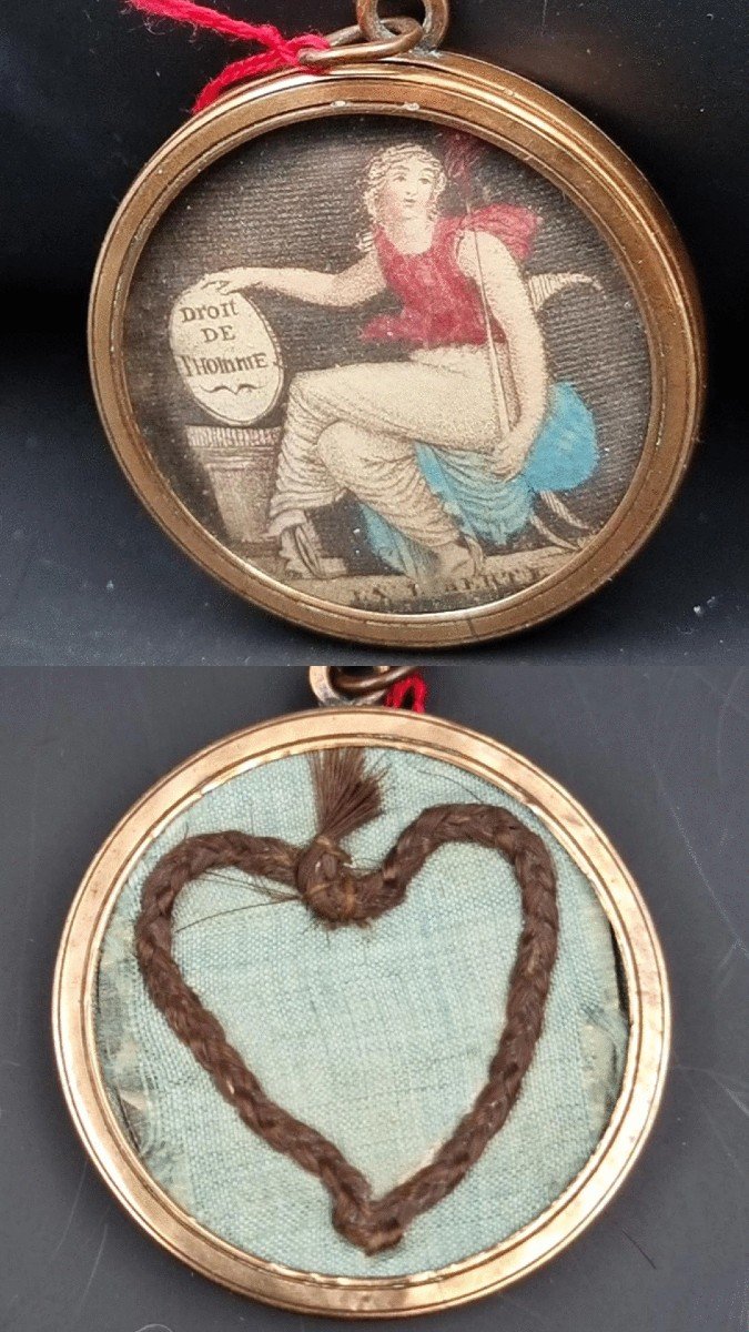 Rare Médaillon Révolutionnaire Avec Une Gravure De La République Et Mèche De Cheveux Tressés