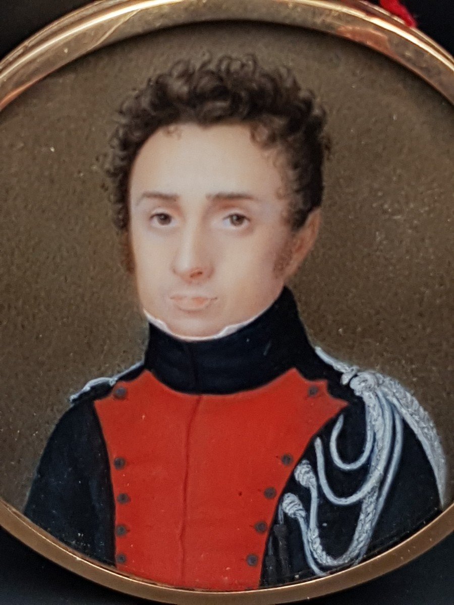 Miniature Gendarme époque du XIX e  En Parfait état Cerclage Probablement En Or