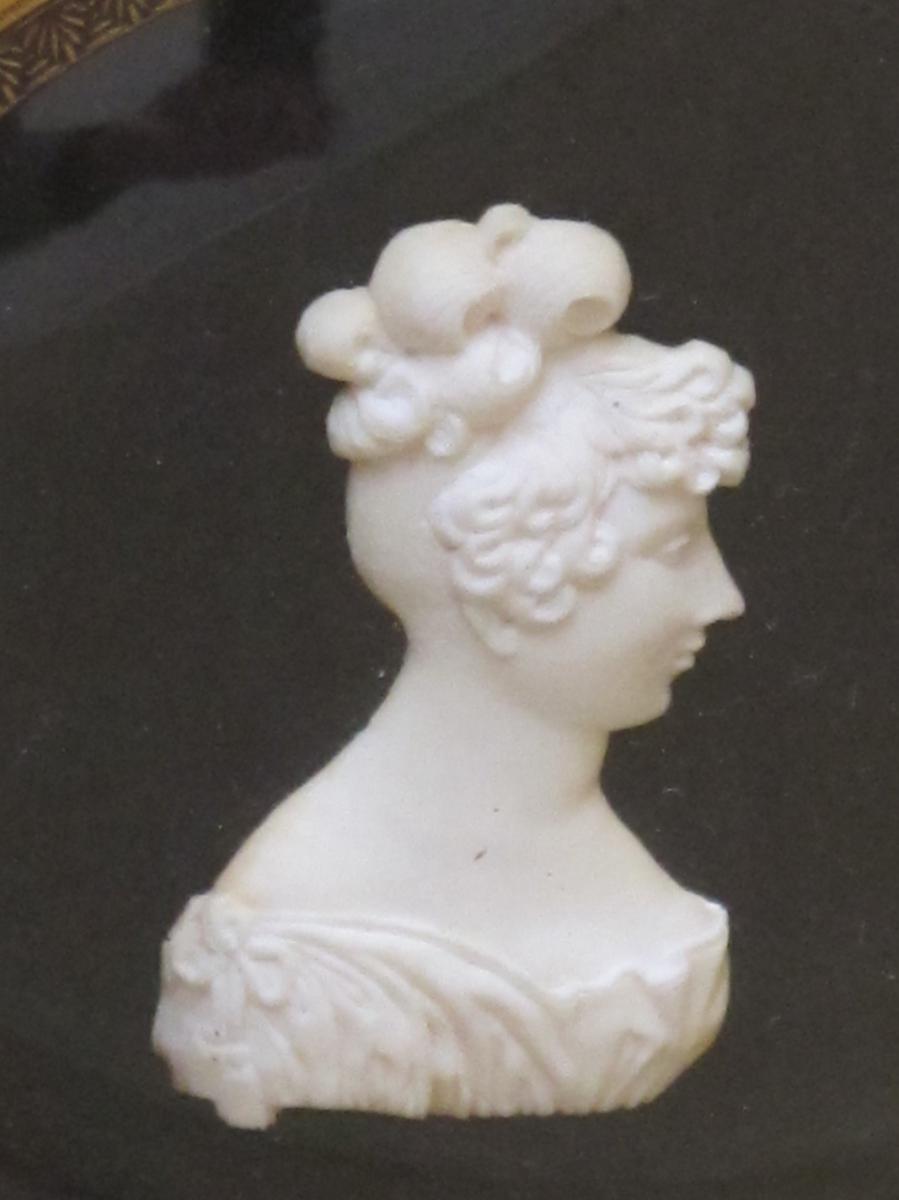 Profil De Jeune Fille Sculpté Vers 1830