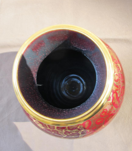 Grand Vase Rouge Avec Des Projections d'Or, Sèvres