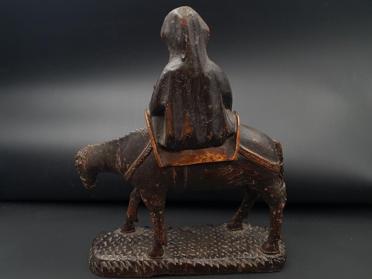 Sculpture Fuite En Egypte La Vierge Assise En Majesté Sur Sa Mule Allaitant l'Enfant Jésus