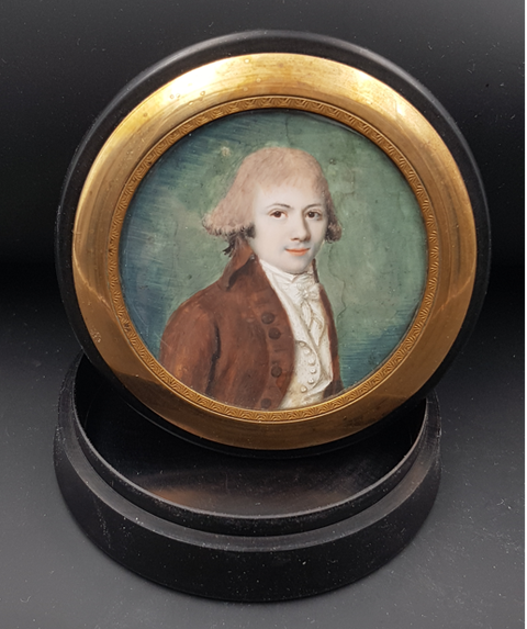 Boite Ornée d'Une Miniature Représentant Un Homme d'époque XVIII E Siècle