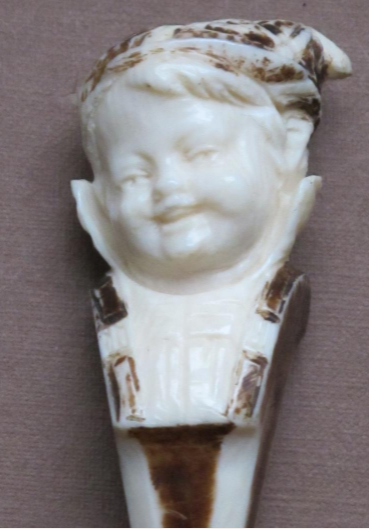 Cachet Figurant Un Buste d'Enfant
