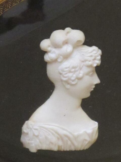 Profil De Jeune Fille Sculpté Vers 1830