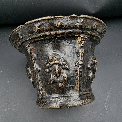 Mortier Le Mans En Bronze maitre de Bellême XVII E Siècle Cariatides Et Mascarons Fleurs De Lys