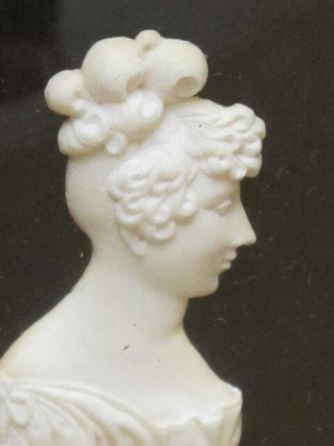 Profil De Jeune Fille Sculpté Vers 1830