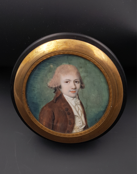 Boite Ornée d'Une Miniature Représentant Un Homme d'époque XVIII E Siècle