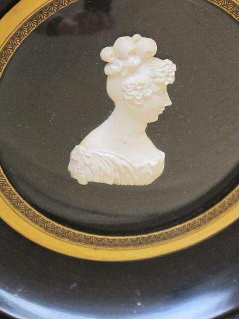 Profil De Jeune Fille Sculpté Vers 1830