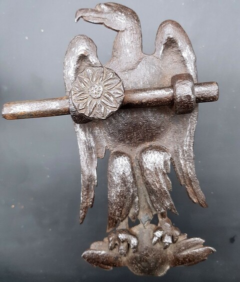 Verrou Ou Targette En Fer forgé représentant une Aigle Empire
