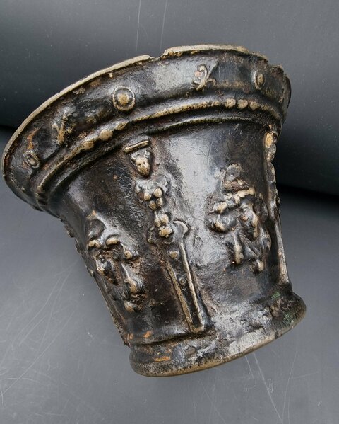 Mortier Le Mans En Bronze maitre de Bellême XVII E Siècle Cariatides Et Mascarons Fleurs De Lys